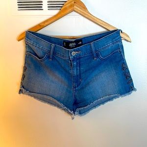 Hollister Short-short, Size 9 / 29